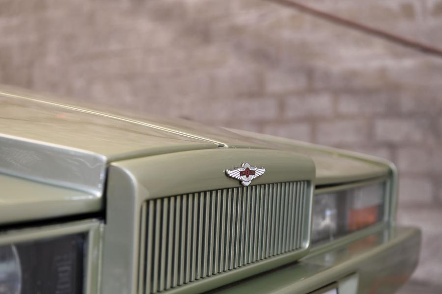  Aston Martin Lagonda by Tickford 1983 года  (фото 3 из 9)